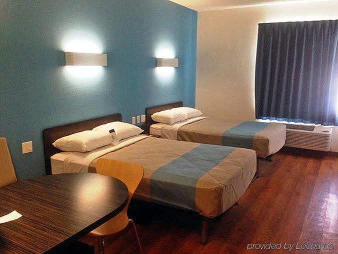 Motel 6-Laredo, Tx - Airport Экстерьер фото